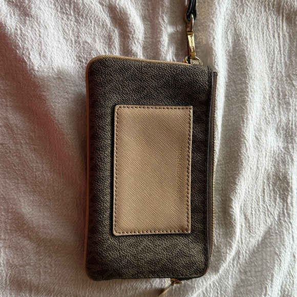 Michael Kors Handbags - Michael Kors Double Zip Wristlet Wallet